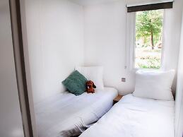 Nice Chalet With AC, on the Drents-friese Wold