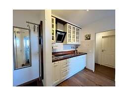 Nelly Modern Retreat