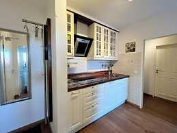 Nelly Modern Retreat