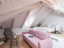 Secret Apartments - One Bedroom Apartment