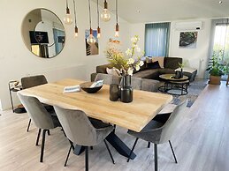 Beautiful Holiday Home With A/c, in a Holiday Park