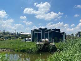 Beautiful Holiday Home With A/c, in a Holiday Park