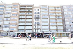 Apartment in Nieuwpoort With sea View