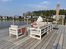 Beautiful Chalet With Spacious Jetty on the Water