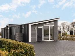 Beautiful Chalet With Spacious Jetty on the Water