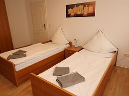 Central Apartment Near the Trade Fair