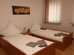 Central Apartment Near the Trade Fair