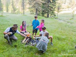 Natural Chalet With Whirlpool