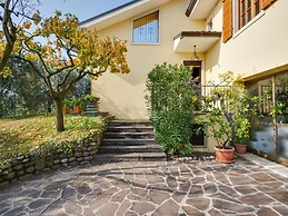 Modern Holiday Home in Marciaga With Garden