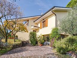 Modern Holiday Home in Marciaga With Garden