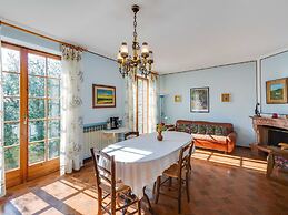 Modern Holiday Home in Marciaga With Garden