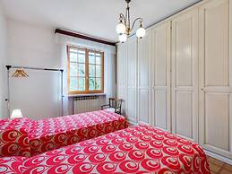 Modern Holiday Home in Marciaga With Garden