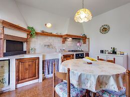 Modern Holiday Home in Marciaga With Garden