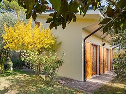 Modern Holiday Home in Marciaga With Garden