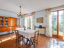 Modern Holiday Home in Marciaga With Garden