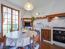 Modern Holiday Home in Marciaga With Garden