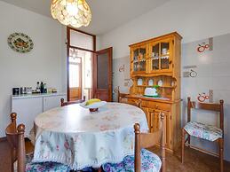 Modern Holiday Home in Marciaga With Garden