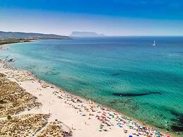 Small House a Stone's Throw From the sea