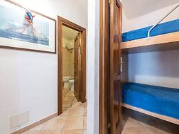 Small House a Stone's Throw From the sea