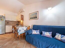 Small House a Stone's Throw From the sea