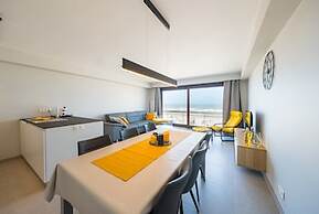 Apartment With 3 Bedrooms and sea View