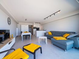 Spacious Apartment With View