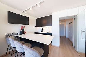 Lovely Apartment With Sea-views