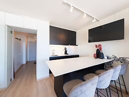 Lovely Apartment With Sea-views