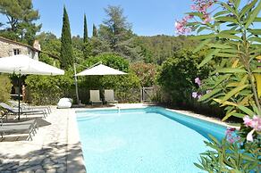 Beautiful Holiday Home With Garden
