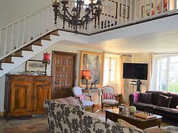 Beautiful Holiday Home With Garden