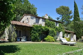Beautiful Holiday Home With Garden