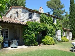 Beautiful Holiday Home With Garden