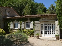 Beautiful Holiday Home With Garden