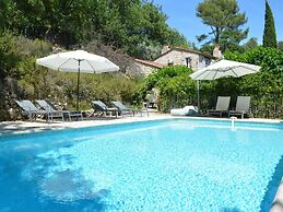 Beautiful Holiday Home With Garden