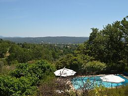 Beautiful Holiday Home With Garden