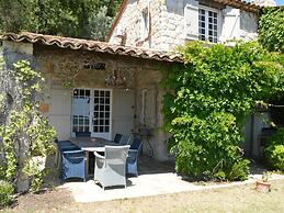 Beautiful Holiday Home With Garden