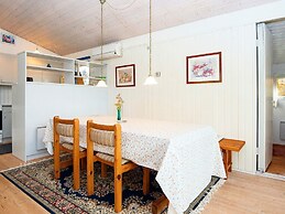 8 Person Holiday Home in Farvang