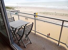 Apartment in Nieuwpoort With Terrace