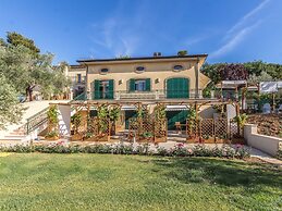 Belvilla by OYO Villa Sandra