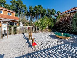 Neat Holiday Home in Sunny Les Landes