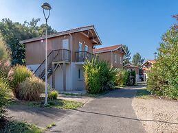 Neat Holiday Home in Sunny Les Landes