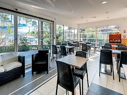 Neat Holiday Home in Sunny Les Landes