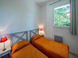 Neat Holiday Home in Sunny Les Landes