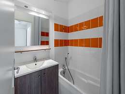 Neat Holiday Home in Sunny Les Landes