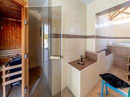Neat Holiday Home in Sunny Les Landes