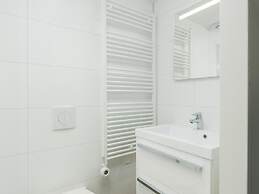 House With Three Bathrooms, on a Holiday Park