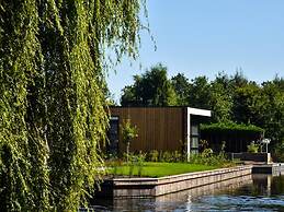 House With Three Bathrooms, on a Holiday Park