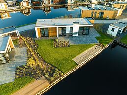 House With Three Bathrooms, on a Holiday Park