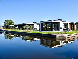 House With Three Bathrooms, on a Holiday Park