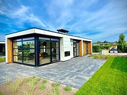 House With Three Bathrooms, on a Holiday Park